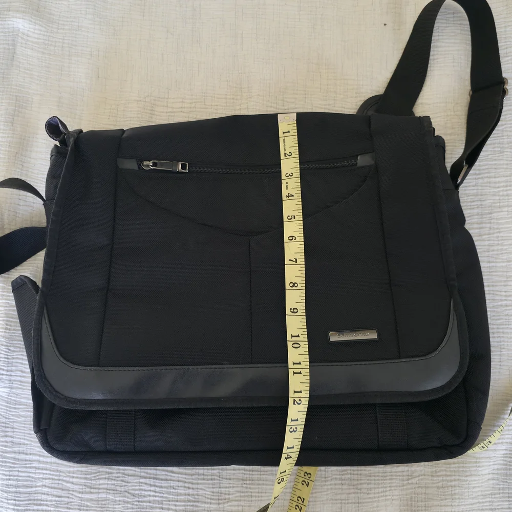 Samsonite Black Laptop Messenger Travel Bag Business Shoulder Zip Compartments